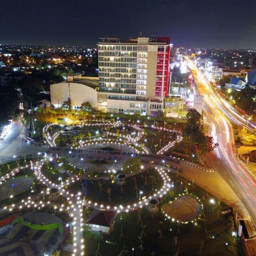 The Premiere Hotel Pekanbaru Eksteriør billede